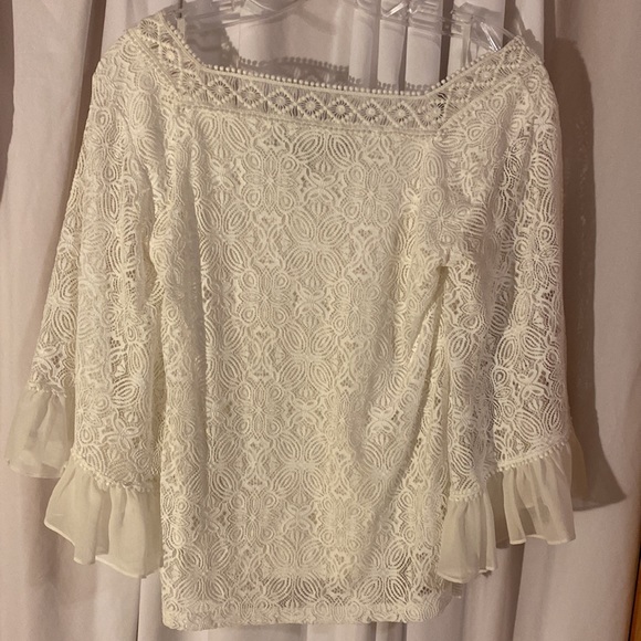Ecru lace flutter sleeve blouse - Picture 6 of 7